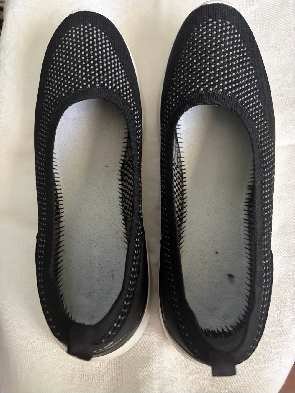Vionic Black Knit Slip-On Sneakers without insert